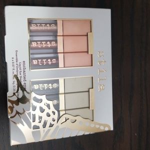 eyeshadow glitter and shimmer